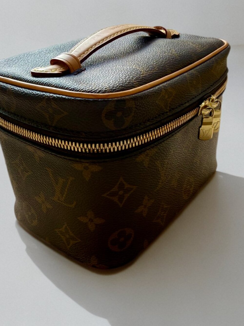 Louis Vuitton Monogram Canvas Nice Mini Vanity Toiletry Pouch - Picture 4 of 16